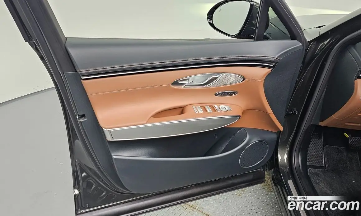 Genesis GV70 2024 2.5 автомат (гидро), фото 13 Genesis GV70 2024 2.5 автомат (гидро), фото 13