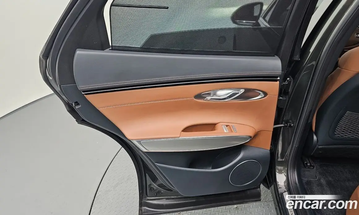 Genesis GV70 2024 2.5 автомат (гидро), фото 14 Genesis GV70 2024 2.5 автомат (гидро), фото 14