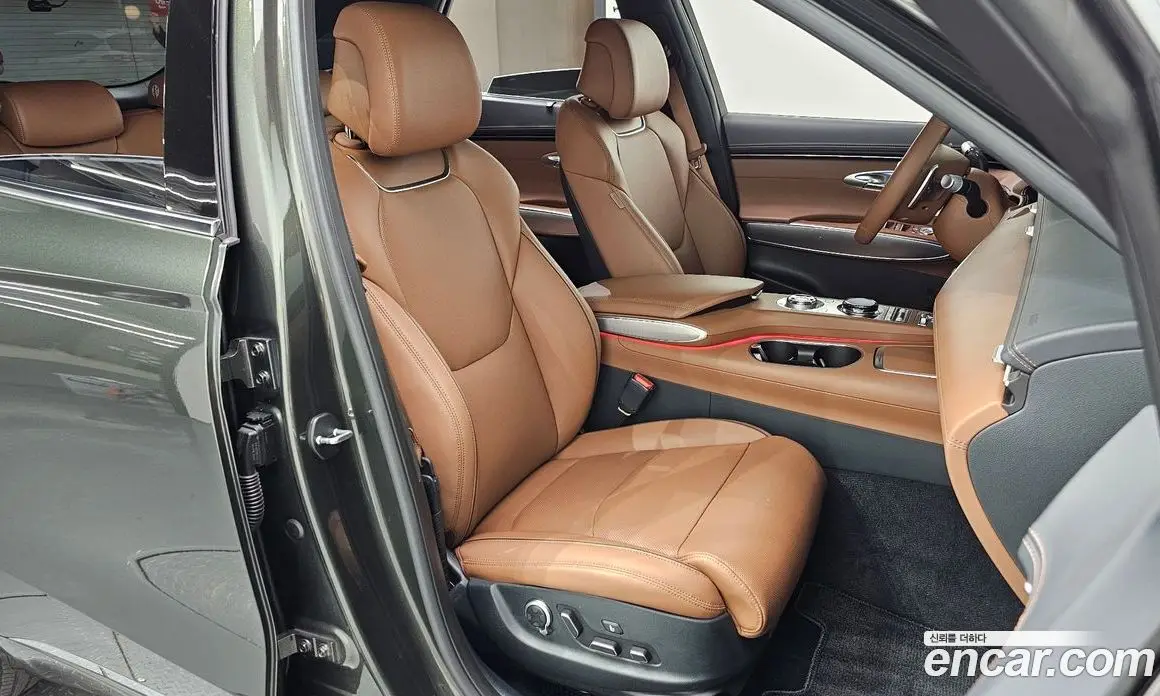 Genesis GV70 2024 2.5 автомат (гидро), фото 15 Genesis GV70 2024 2.5 автомат (гидро), фото 15