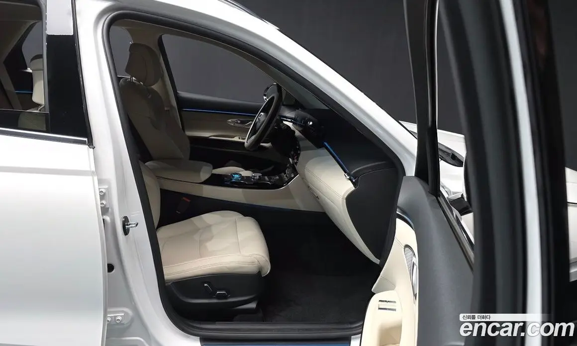 Genesis GV70 2025 2.5 автомат (гидро), фото 11 Genesis GV70 2025 2.5 автомат (гидро), фото 11
