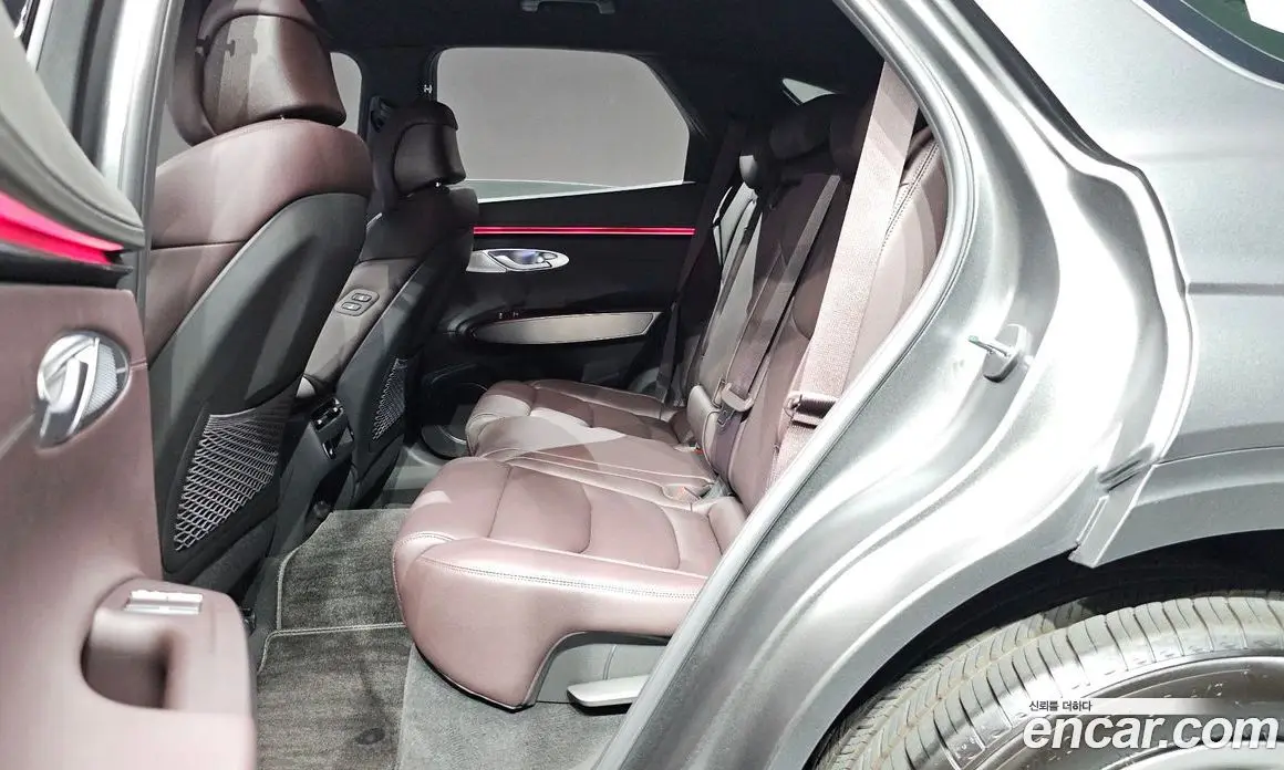 Genesis GV70 2026 2.5 автомат (гидро), фото 16 Genesis GV70 2026 2.5 автомат (гидро), фото 16