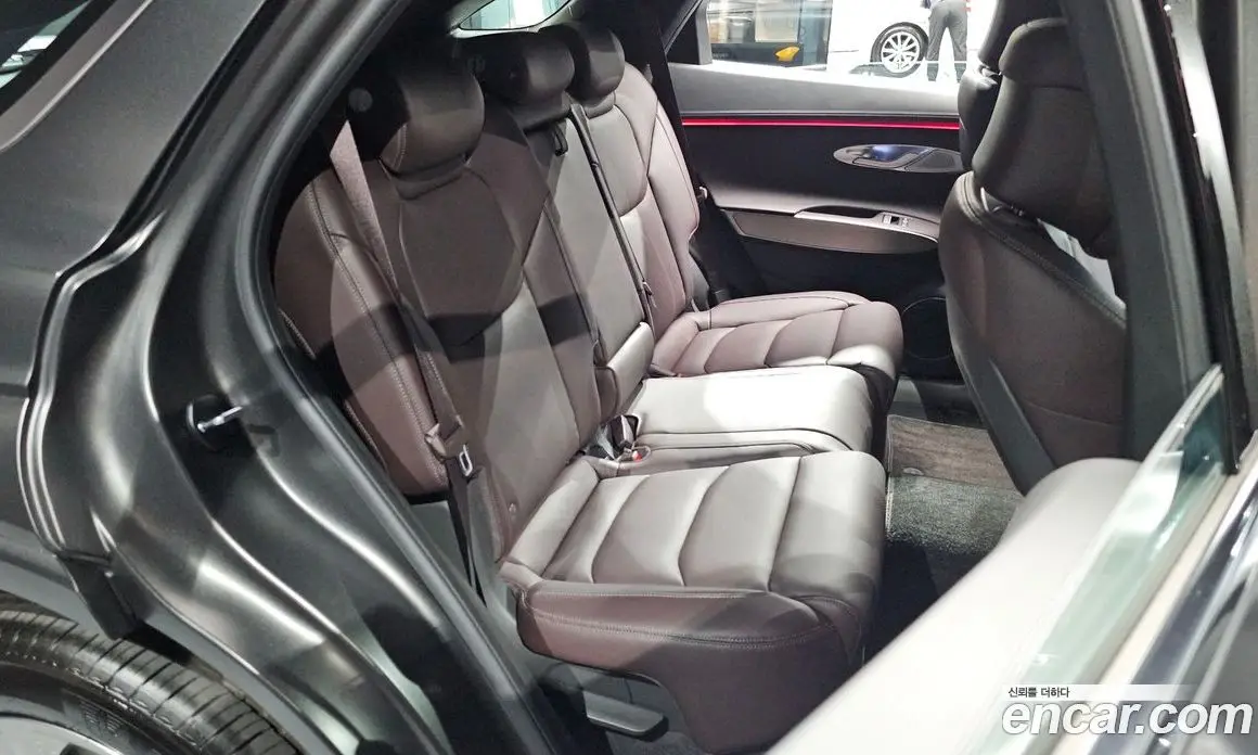 Genesis GV70 2026 2.5 автомат (гидро), фото 17 Genesis GV70 2026 2.5 автомат (гидро), фото 17