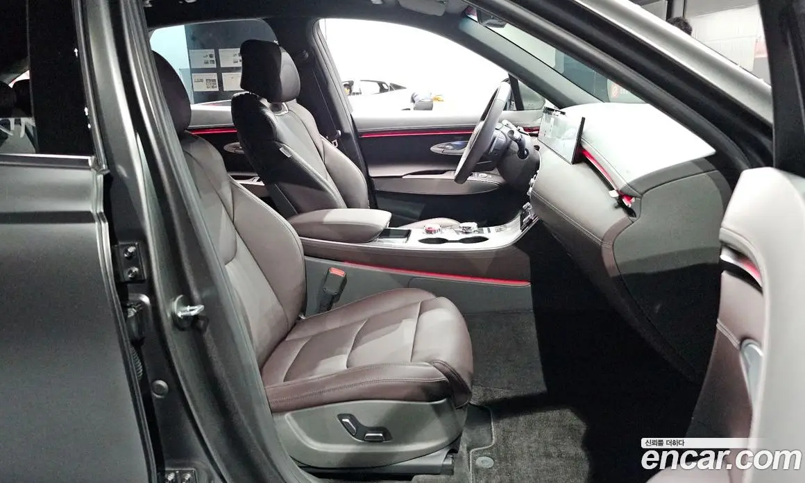 Genesis GV70 2026 2.5 автомат (гидро), фото 18 Genesis GV70 2026 2.5 автомат (гидро), фото 18
