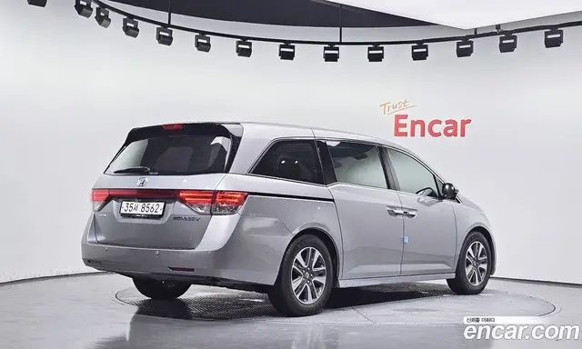 Honda Odyssey 2016 3.5 автомат (гидро), миниатюра 2 Honda Odyssey 2016 3.5 автомат (гидро), миниатюра 2