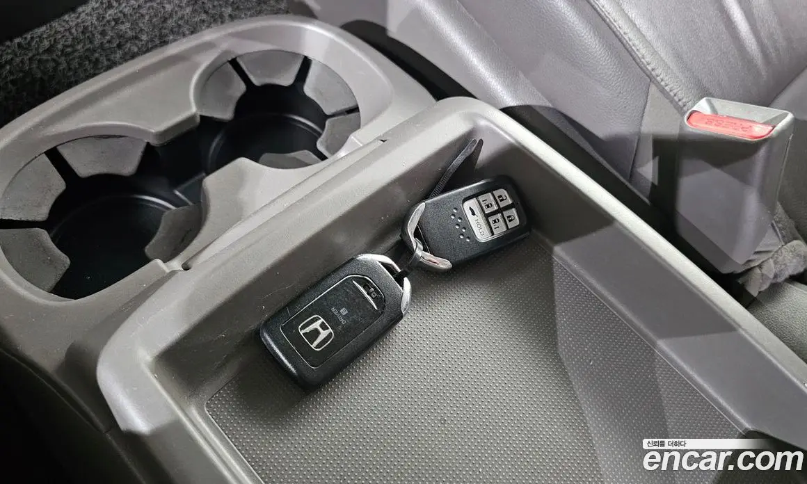 Honda Odyssey 2016 3.5 автомат (гидро), фото 15 Honda Odyssey 2016 3.5 автомат (гидро), фото 15