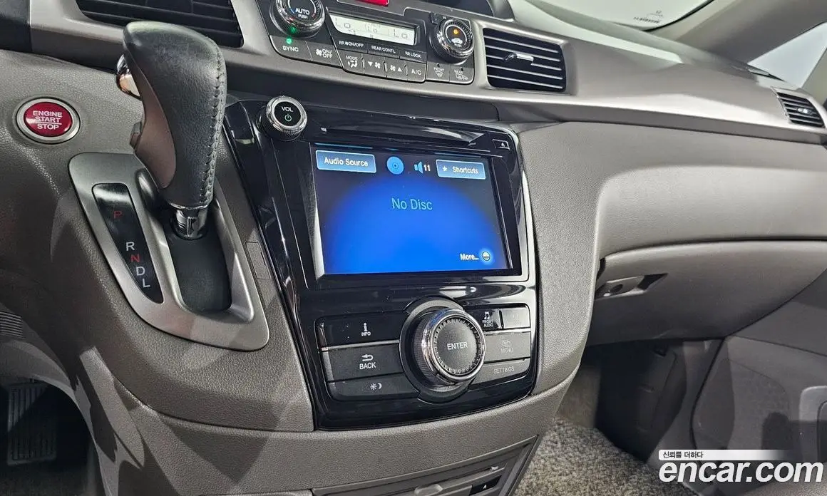 Honda Odyssey 2016 3.5 автомат (гидро), фото 17 Honda Odyssey 2016 3.5 автомат (гидро), фото 17