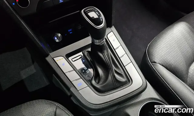 Hyundai Avante 2017 1.6 автомат (гидро), миниатюра 12