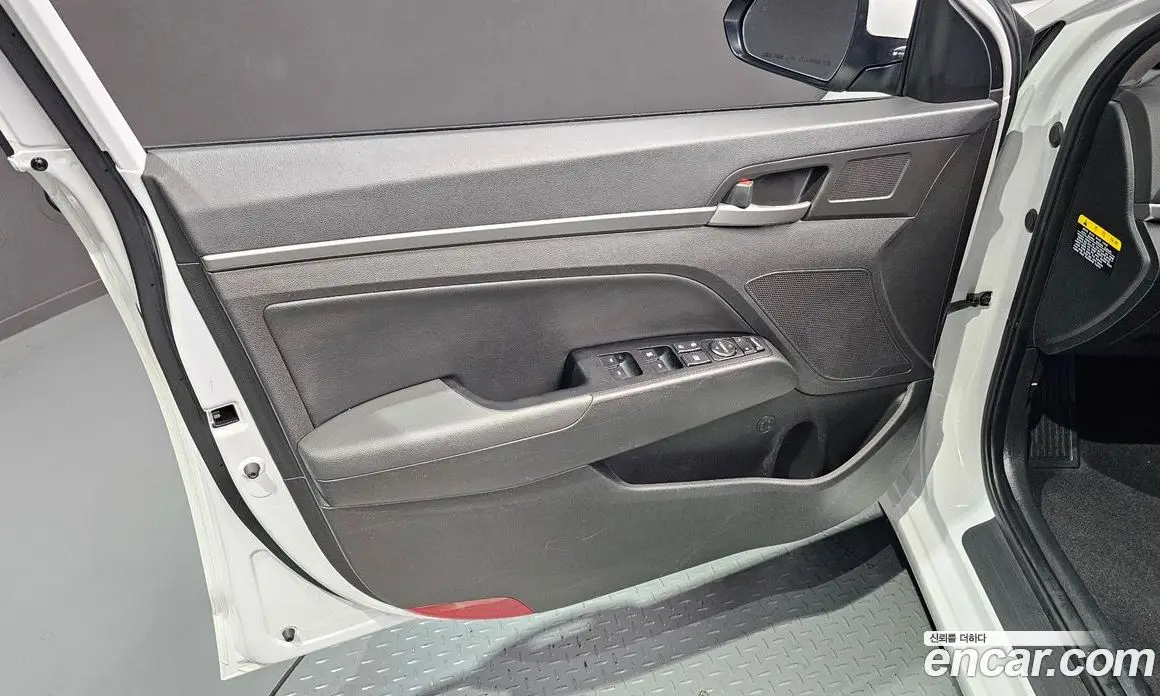 Hyundai Avante 2017 1.6 автомат (гидро), фото 14