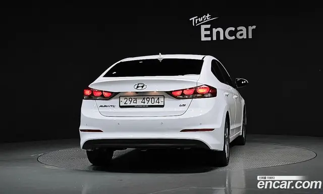 Hyundai Avante 2017 1.6 автомат (гидро), миниатюра 4