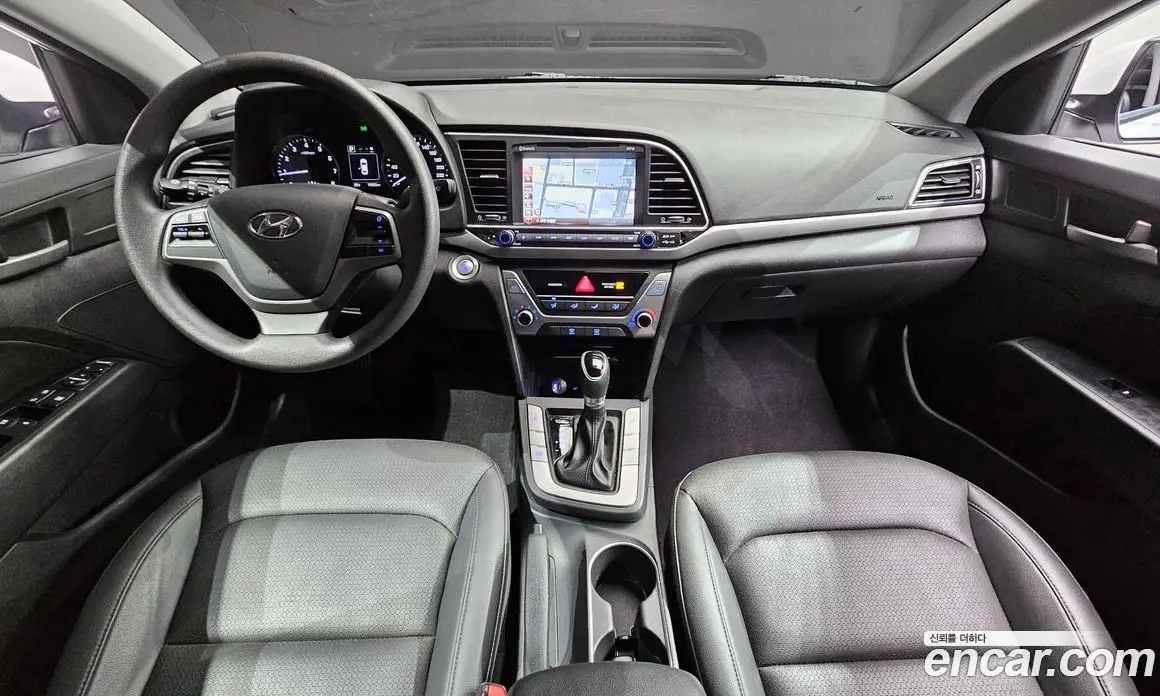 Hyundai Avante 2017 1.6 автомат (гидро), фото 10