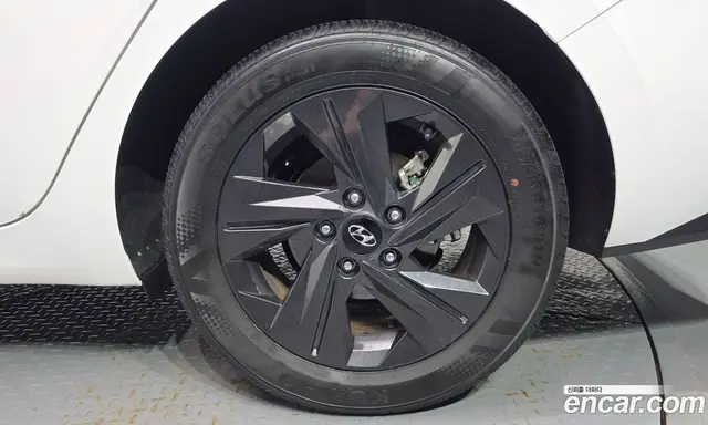 Hyundai Avante 2023 1.6 автомат (гидро), миниатюра 7 Hyundai Avante 2023 1.6 автомат (гидро), миниатюра 7