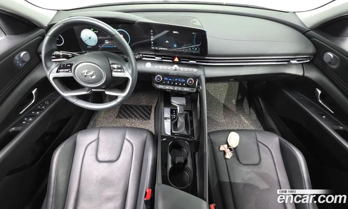 Hyundai Avante 2023 1.6 автомат (гидро), фото 10 Hyundai Avante 2023 1.6 автомат (гидро), фото 10