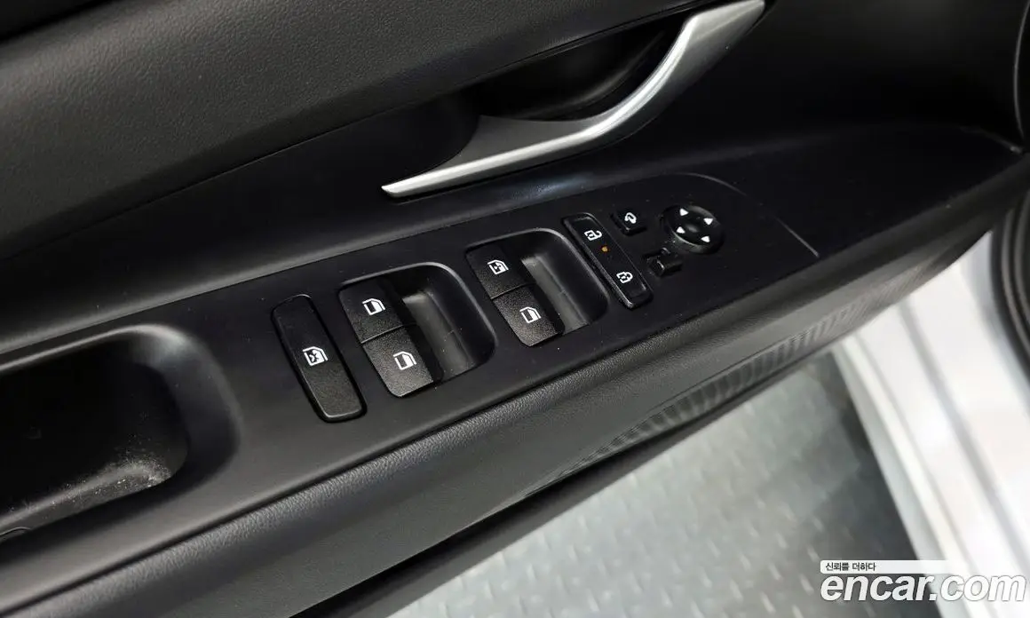 Hyundai Avante 2025 1.6 автомат (гидро), фото 11