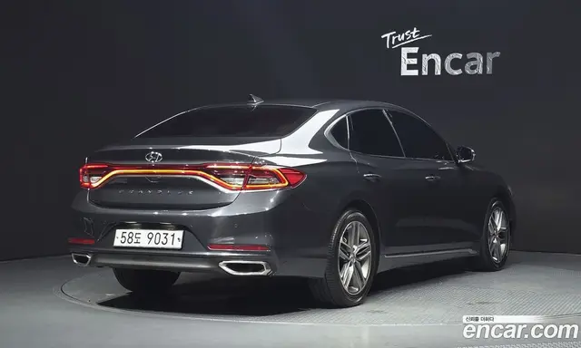 Hyundai Grandeur 2017 2.4 автомат (гидро), миниатюра 2 Hyundai Grandeur 2017 2.4 автомат (гидро), миниатюра 2