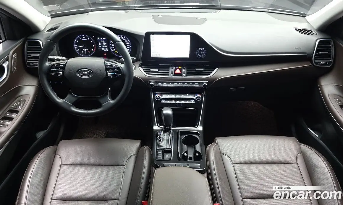 Hyundai Grandeur 2017 2.4 автомат (гидро), фото 10 Hyundai Grandeur 2017 2.4 автомат (гидро), фото 10