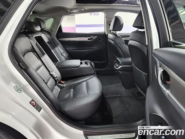 Hyundai Grandeur 2022 2.5 автомат (гидро), миниатюра 10 Hyundai Grandeur 2022 2.5 автомат (гидро), миниатюра 10