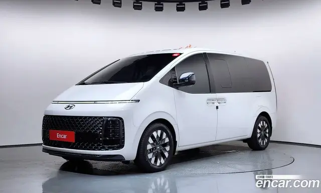 Hyundai Staria 2022 3.5 автомат (гидро), миниатюра 1 Hyundai Staria 2022 3.5 автомат (гидро), миниатюра 1