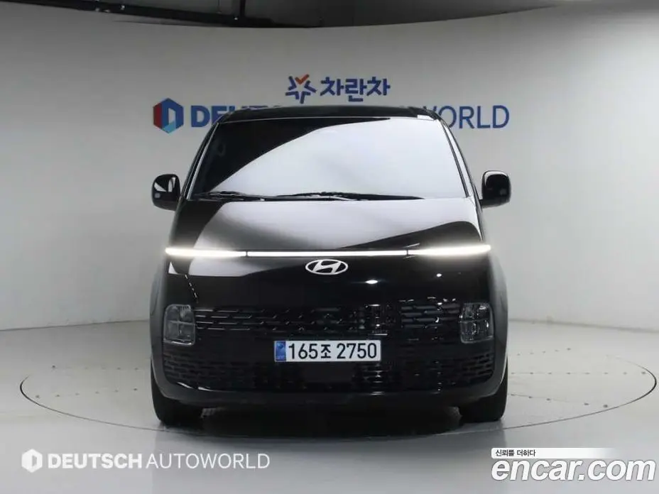 Hyundai Staria 2024 2.2 автомат (гидро), фото 3