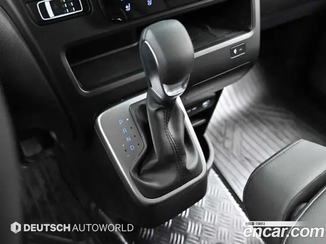 Hyundai Staria 2024 2.2 автомат (гидро), миниатюра 9