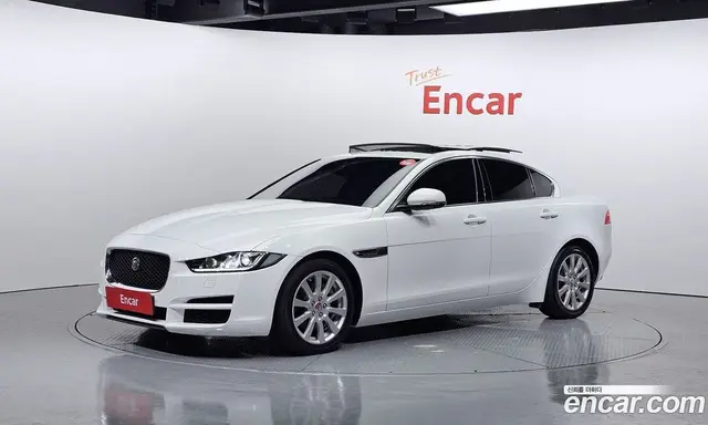 Jaguar XE 2016 2.0 автомат (гидро), миниатюра 1 Jaguar XE 2016 2.0 автомат (гидро), миниатюра 1