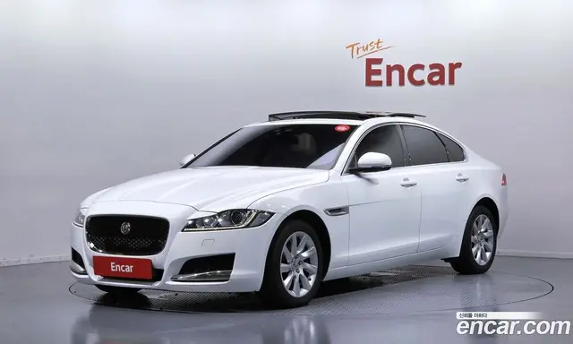 Jaguar XF 2017 2.0 автомат (гидро), миниатюра 1 Jaguar XF 2017 2.0 автомат (гидро), миниатюра 1