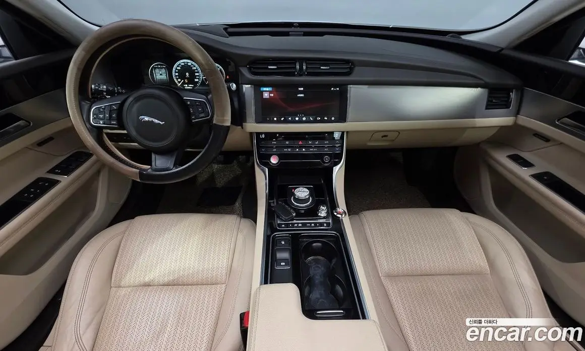 Jaguar XF 2017 2.0 автомат (гидро), фото 7 Jaguar XF 2017 2.0 автомат (гидро), фото 7