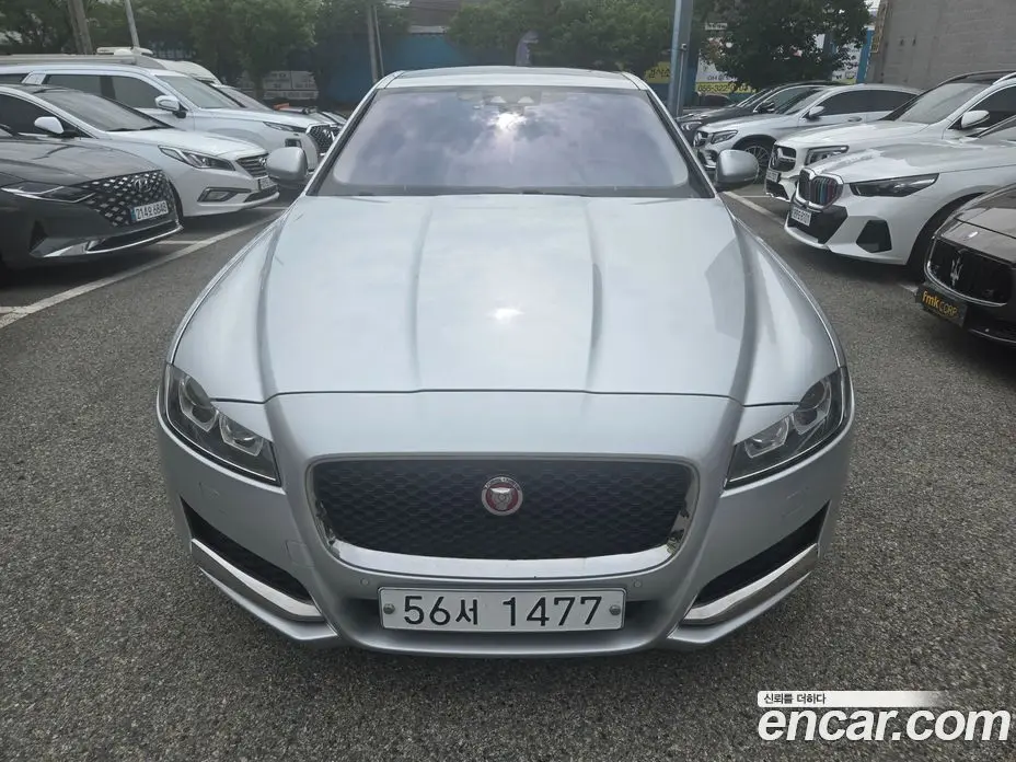 Jaguar XF 2017 2.0 автомат (гидро), фото 1 Jaguar XF 2017 2.0 автомат (гидро), фото 1