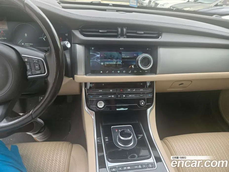 Jaguar XF 2017 2.0 автомат (гидро), фото 11 Jaguar XF 2017 2.0 автомат (гидро), фото 11
