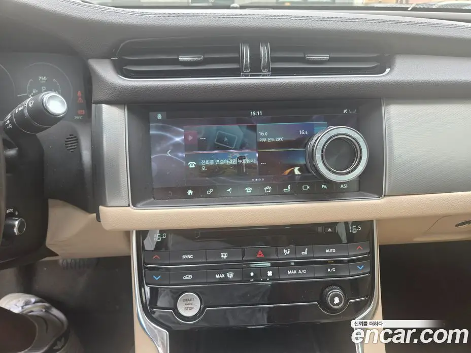 Jaguar XF 2017 2.0 автомат (гидро), фото 13 Jaguar XF 2017 2.0 автомат (гидро), фото 13