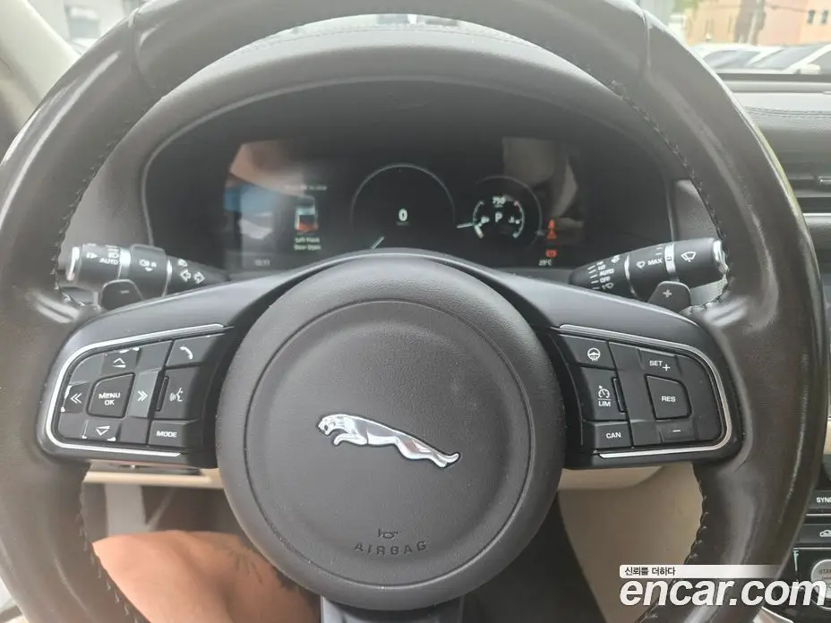 Jaguar XF 2017 2.0 автомат (гидро), фото 14 Jaguar XF 2017 2.0 автомат (гидро), фото 14
