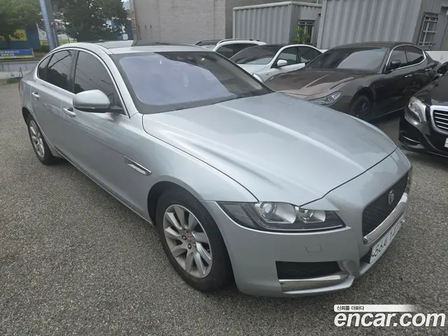 Jaguar XF 2017 2.0 автомат (гидро), миниатюра 3 Jaguar XF 2017 2.0 автомат (гидро), миниатюра 3