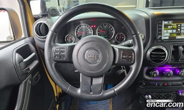Jeep Wrangler 2013 3.6 автомат (гидро), миниатюра 12