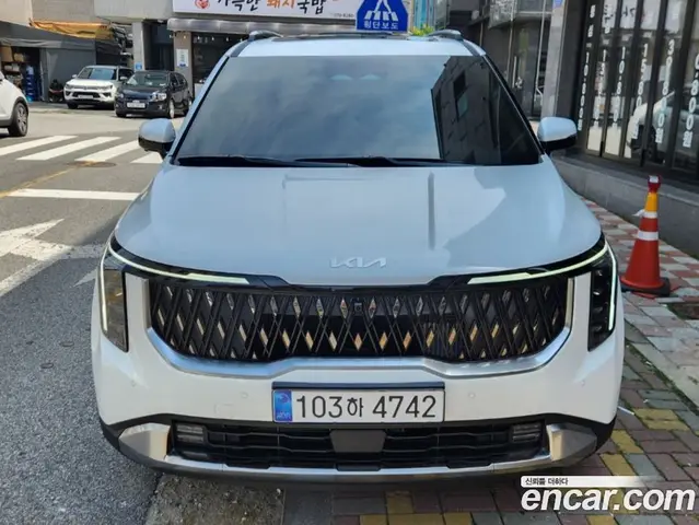 Kia Carnival, 2025, 4 800 км