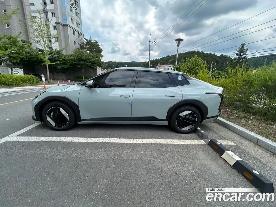 Kia EV4 2026 1.6 автомат (гидро), фото 3 Kia EV4 2026 1.6 автомат (гидро), фото 3