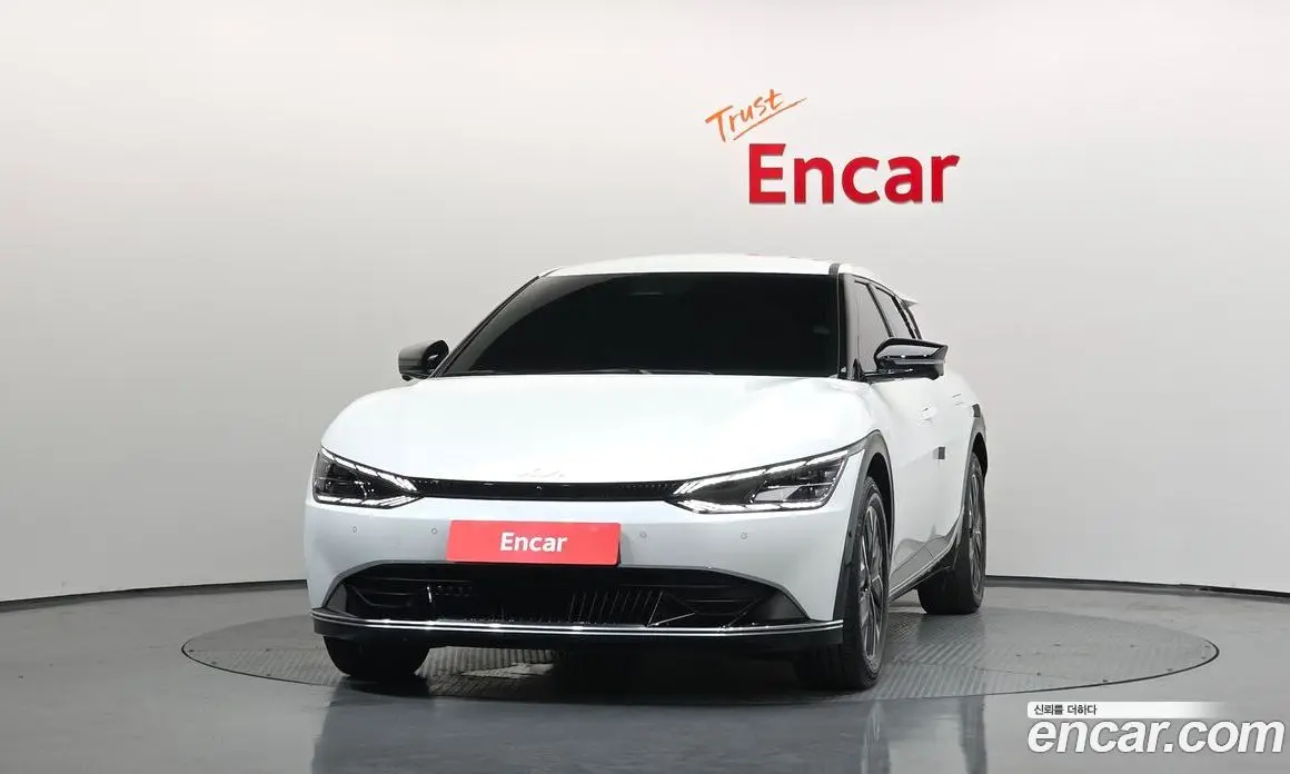 Kia EV6 2024 0.1 автомат (гидро), фото 3 Kia EV6 2024 0.1 автомат (гидро), фото 3