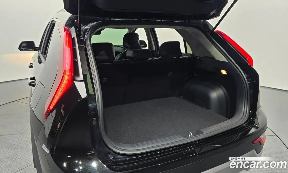 Kia Niro 2024 1.6 автомат (гидро), фото 17 Kia Niro 2024 1.6 автомат (гидро), фото 17