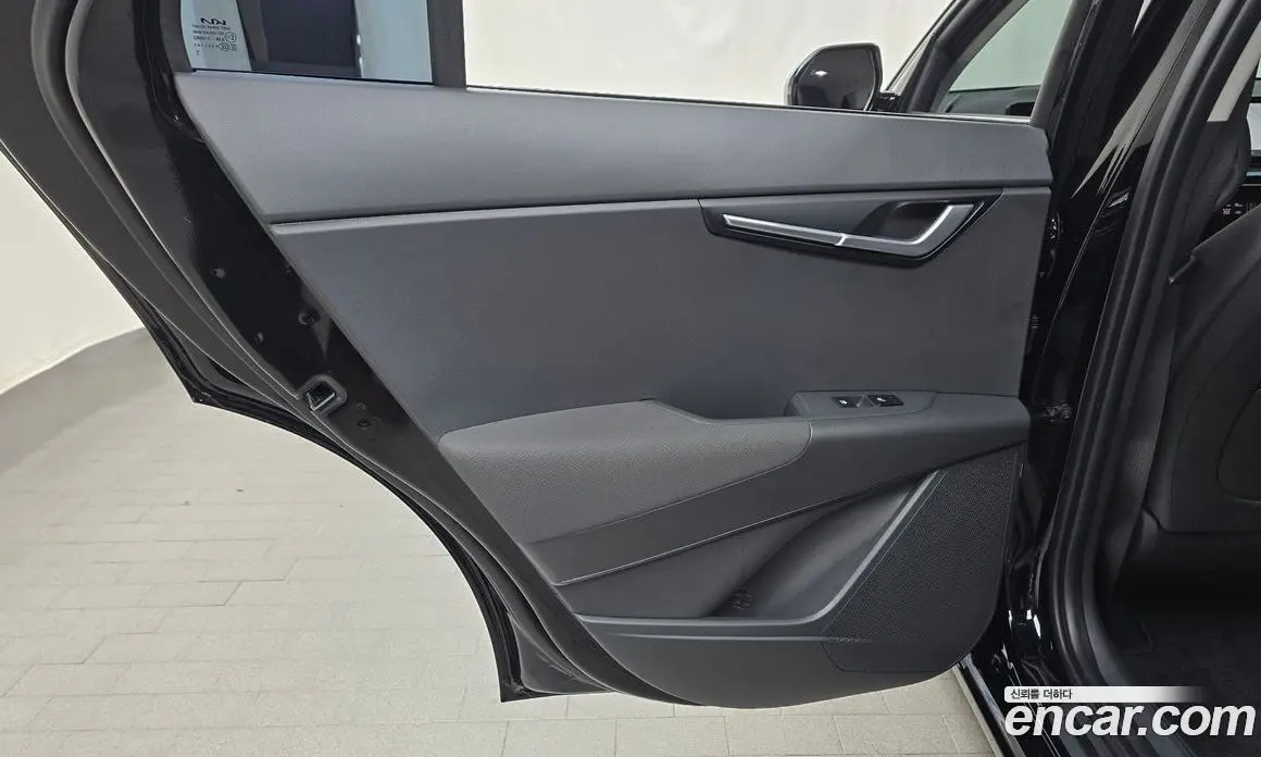 Kia Niro 2026 1.6 автомат (гидро), фото 14 Kia Niro 2026 1.6 автомат (гидро), фото 14