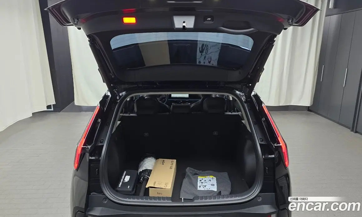 Kia Niro 2026 1.6 автомат (гидро), фото 32 Kia Niro 2026 1.6 автомат (гидро), фото 32