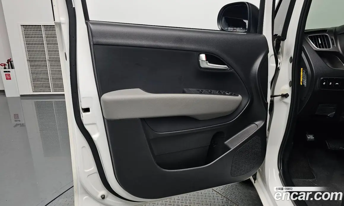 Kia Ray 2020 1.0 автомат (гидро), фото 13