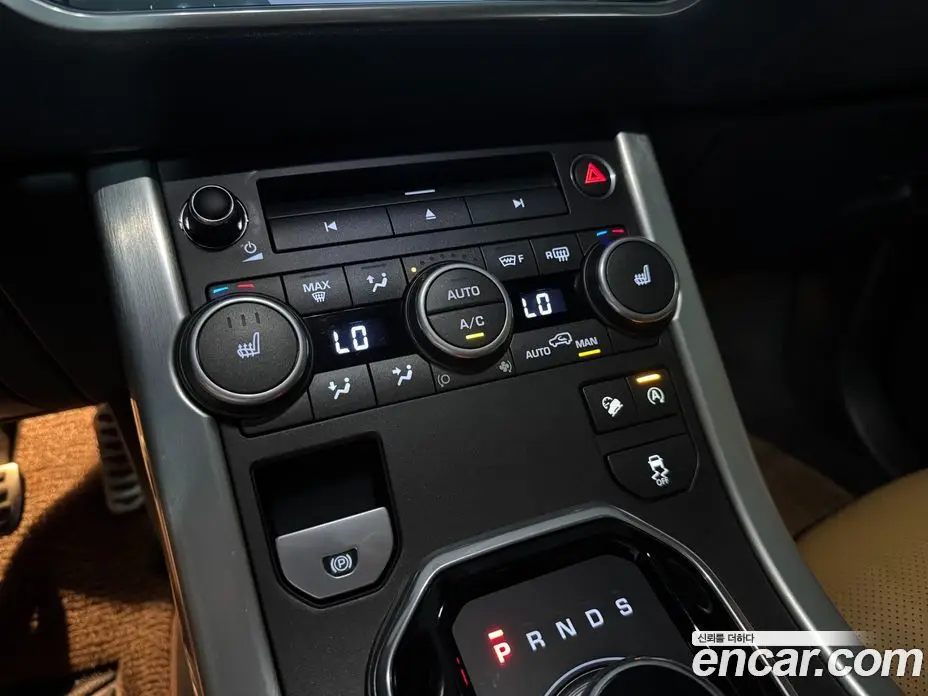 Land Rover Range Rover Evoque 2016 2.0 автомат (гидро), фото 16 Land Rover Range Rover Evoque 2016 2.0 автомат (гидро), фото 16