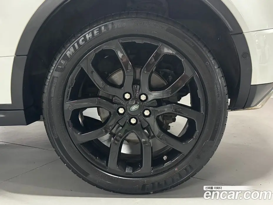 Land Rover Range Rover Evoque 2016 2.0 автомат (гидро), фото 6 Land Rover Range Rover Evoque 2016 2.0 автомат (гидро), фото 6