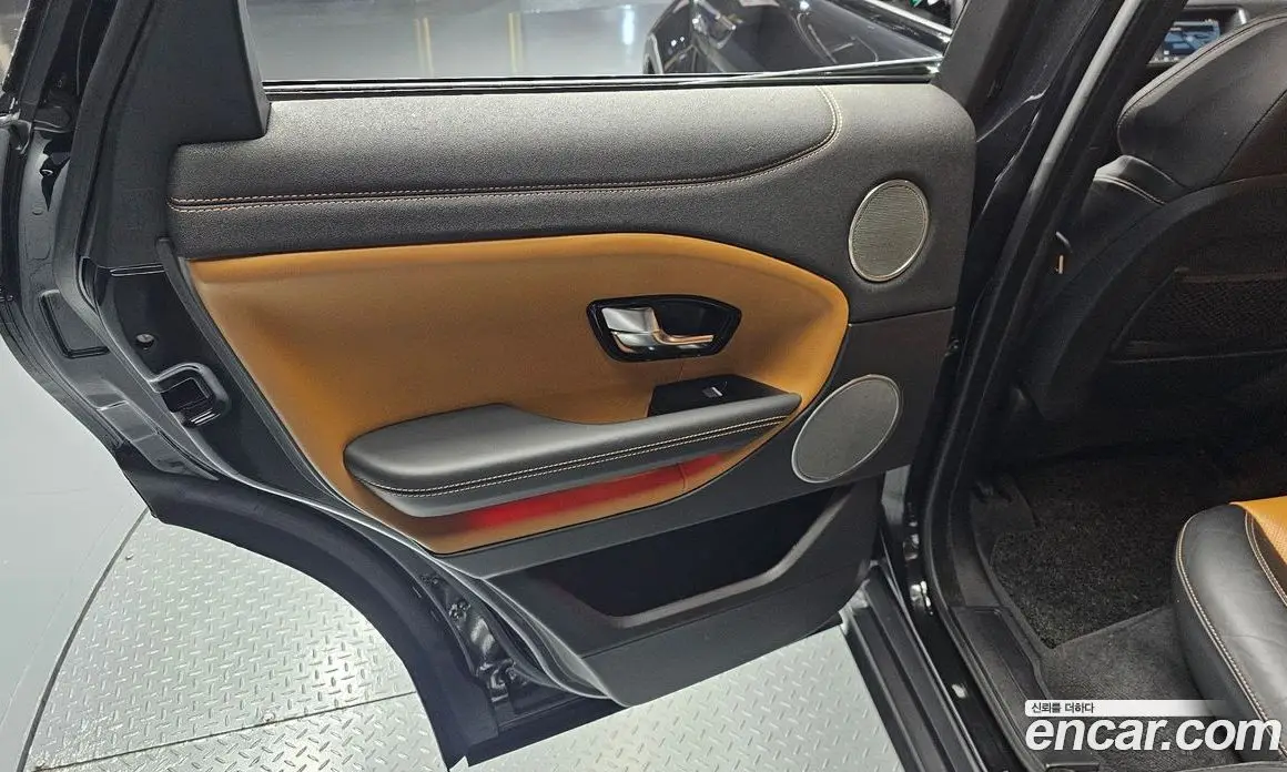 Land Rover Range Rover Evoque 2018 2.0 автомат (гидро), фото 15 Land Rover Range Rover Evoque 2018 2.0 автомат (гидро), фото 15