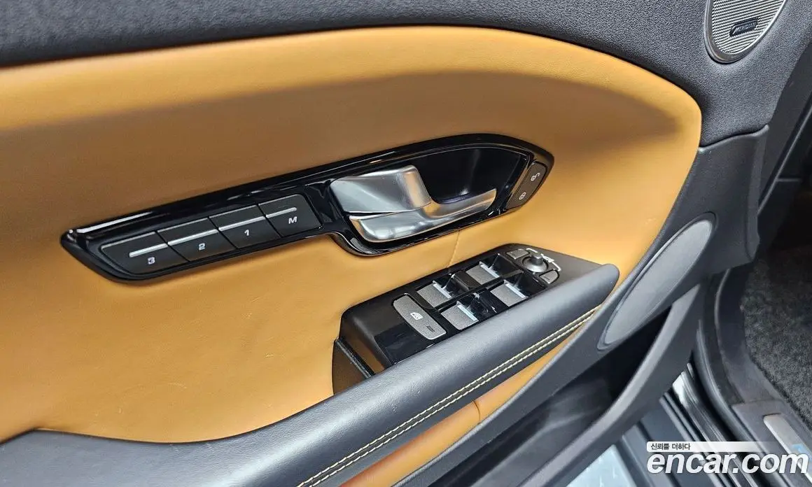 Land Rover Range Rover Evoque 2018 2.0 автомат (гидро), фото 28 Land Rover Range Rover Evoque 2018 2.0 автомат (гидро), фото 28