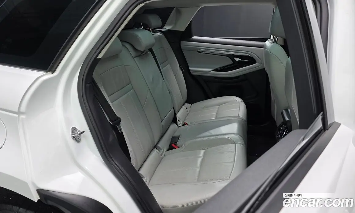 Land Rover Range Rover Evoque 2021 2.0 автомат (гидро), фото 17