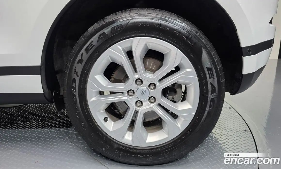 Land Rover Range Rover Evoque 2021 2.0 автомат (гидро), фото 7