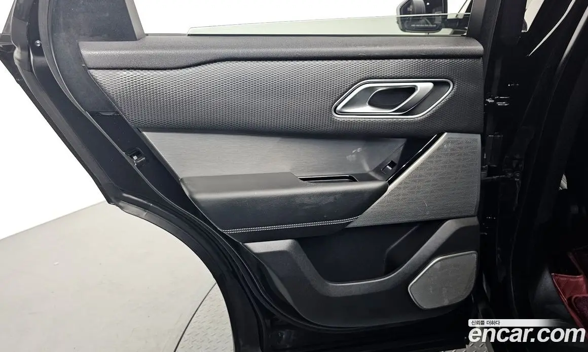 Land Rover Range Rover Velar 2018 2.0 автомат (гидро), фото 15 Land Rover Range Rover Velar 2018 2.0 автомат (гидро), фото 15
