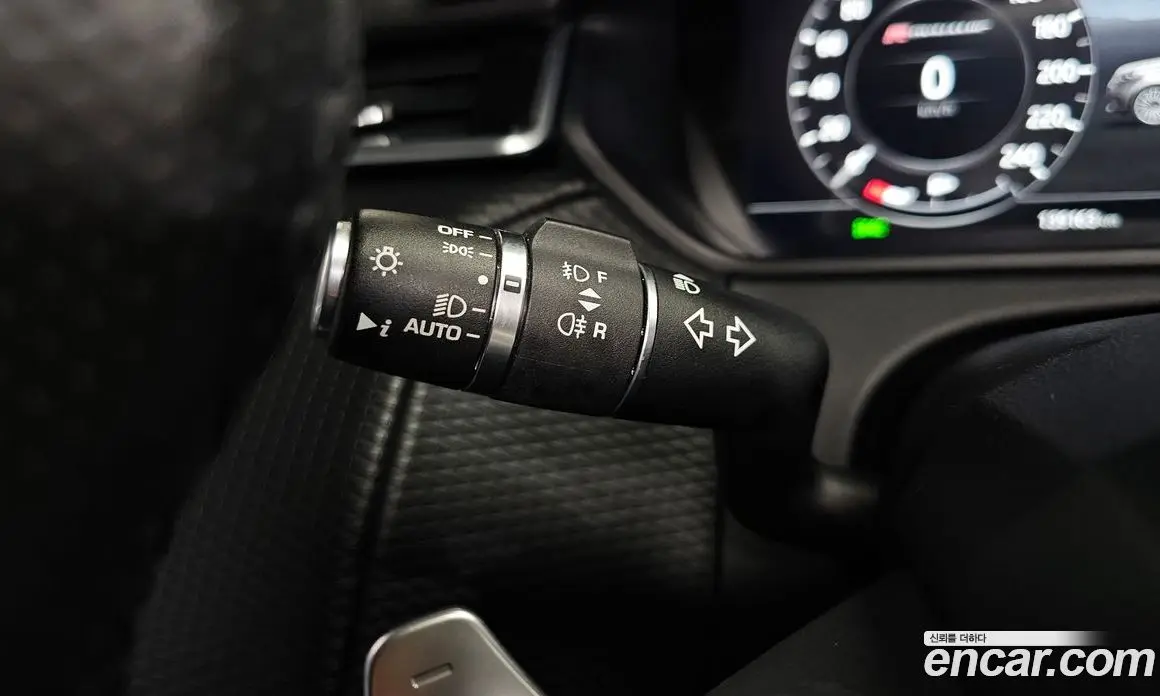 Land Rover Range Rover Velar 2018 2.0 автомат (гидро), фото 30 Land Rover Range Rover Velar 2018 2.0 автомат (гидро), фото 30