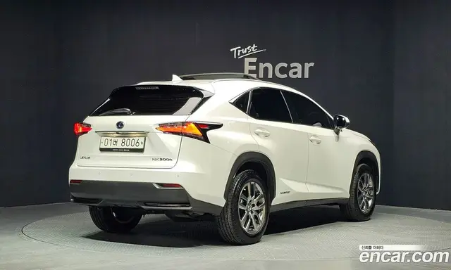 Lexus NX 2017 2.5 автомат (гидро), миниатюра 2 Lexus NX 2017 2.5 автомат (гидро), миниатюра 2