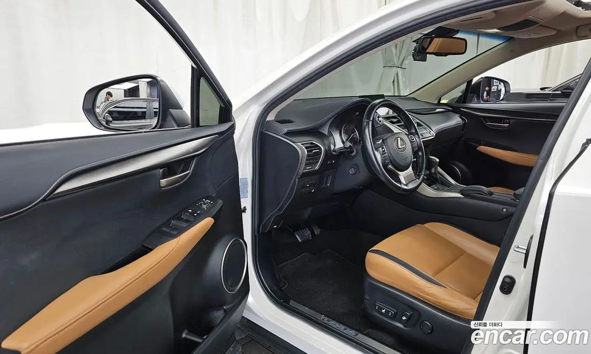 Lexus NX 2017 2.5 автомат (гидро), фото 13 Lexus NX 2017 2.5 автомат (гидро), фото 13