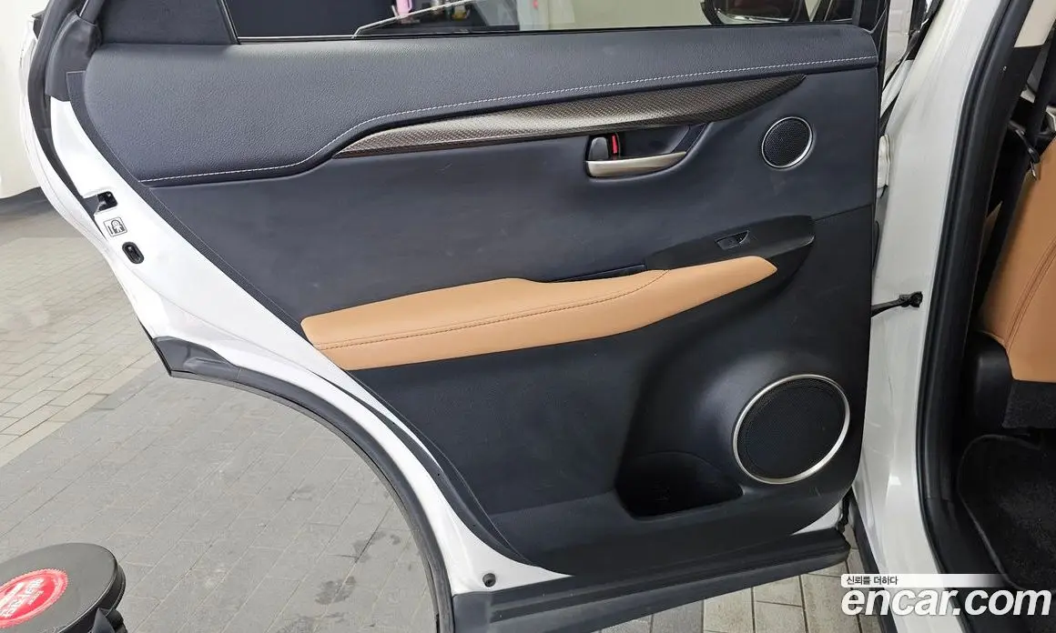 Lexus NX 2017 2.5 автомат (гидро), фото 15 Lexus NX 2017 2.5 автомат (гидро), фото 15
